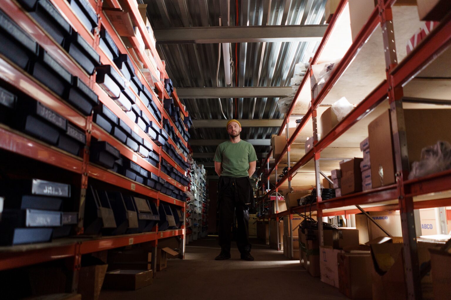 Size, Photos, and Returns: What Really Drives Online Shoe Sales?